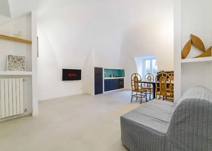 Napoli Chiaia Wi-Fi & Netflix