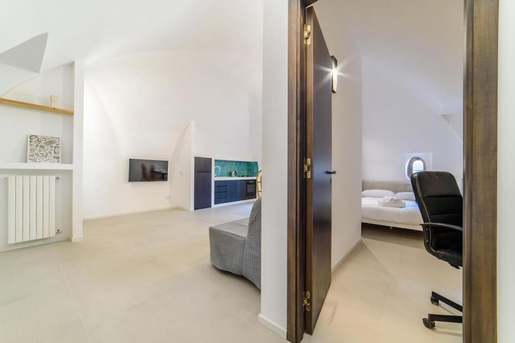 Chiaia Wi-fi & Netflix Naples