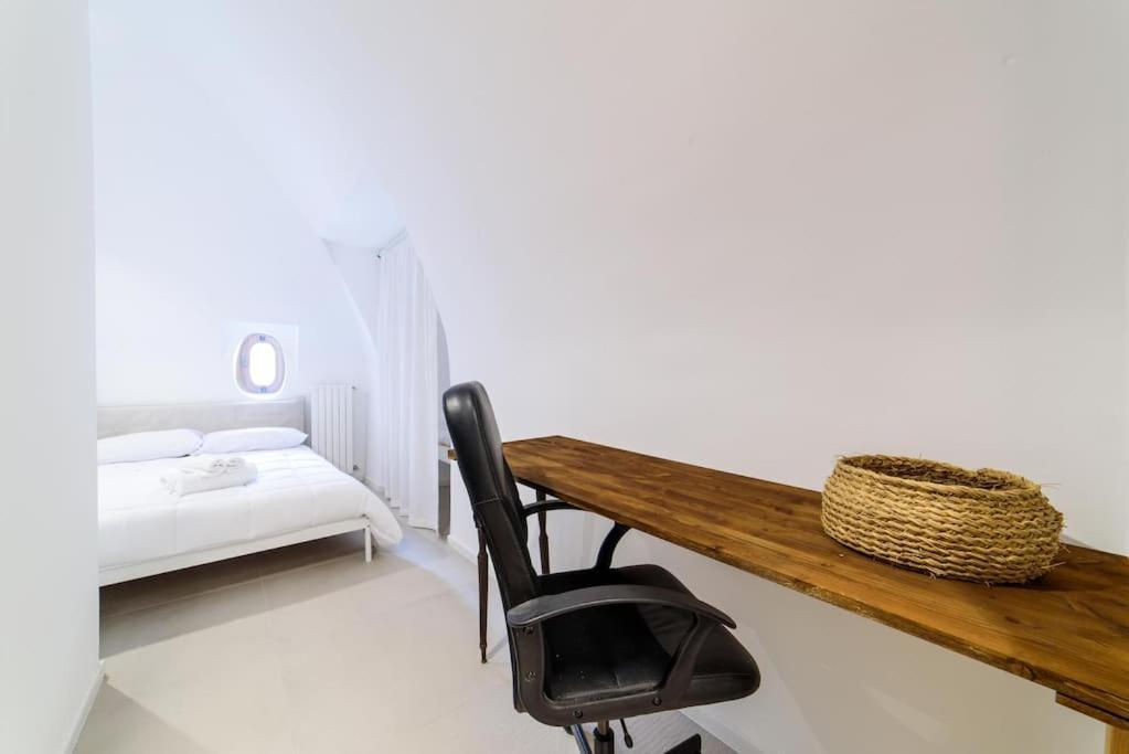 Chiaia Wi-fi & Netflix Apartment